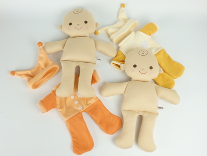 布製 抱き人形２体セット（オレンジ&イエロー） | 株式会社コンセル